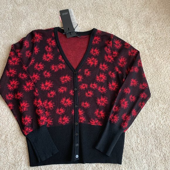 Yest Floral Black& Red Button up sweater, size 10 - Picture 3 of 7